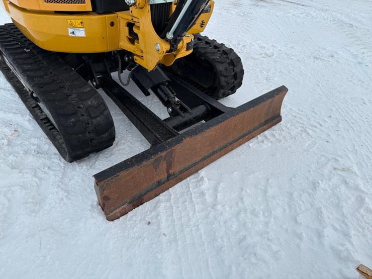 caterpillar-302.7d-cr-image-27