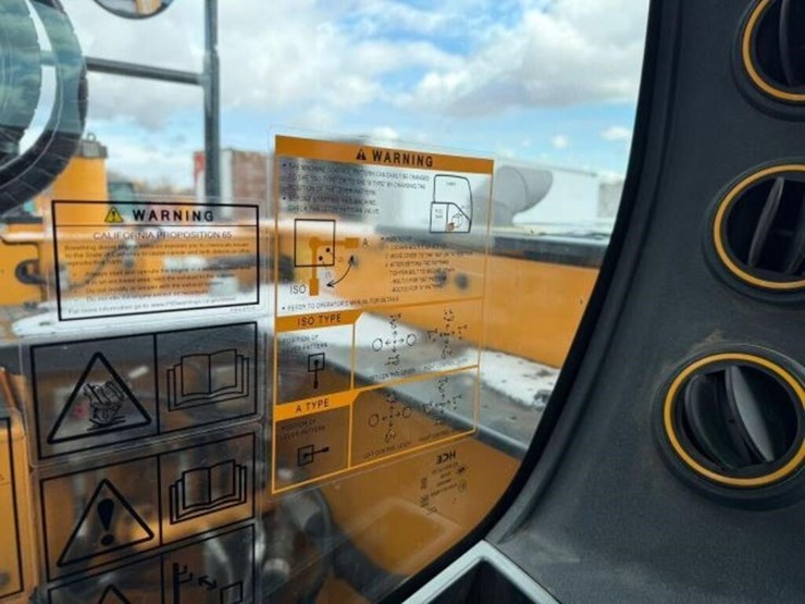 2023-hyundai-hx130a-lcr-image-15