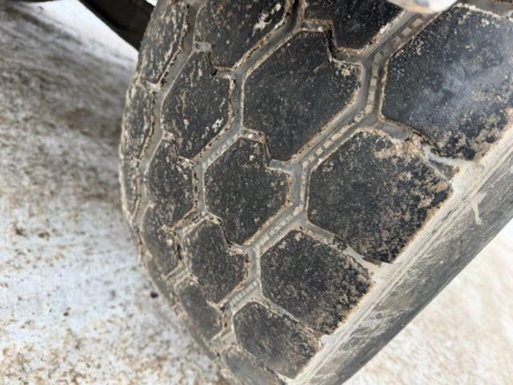 2017-peterbilt-567-image-49