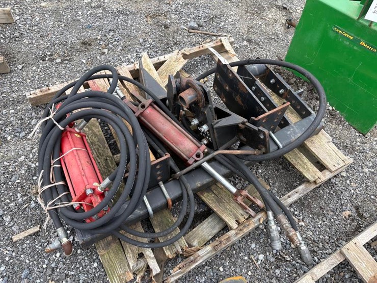 loader-brackets-image-2