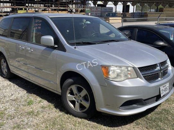 2012-dodge-grand-caravan-image-4