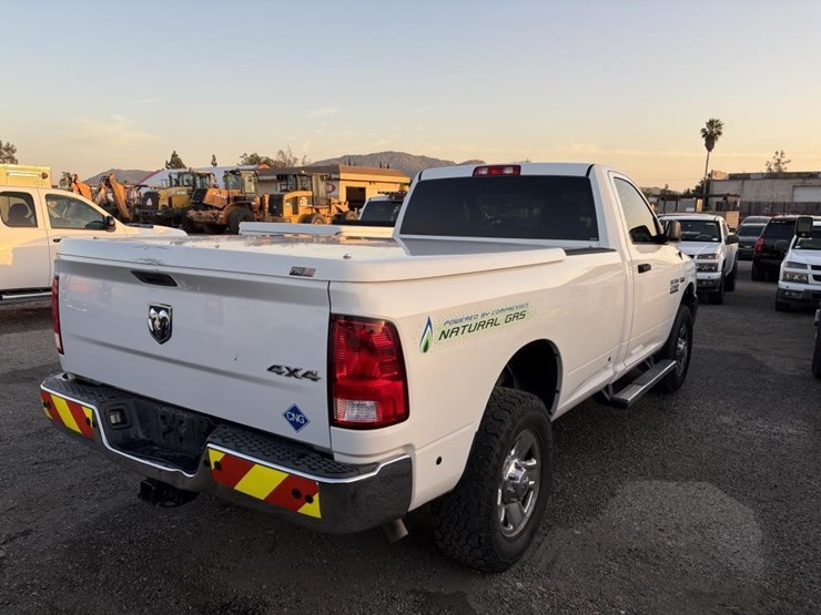 2016-dodge-2500-image-3