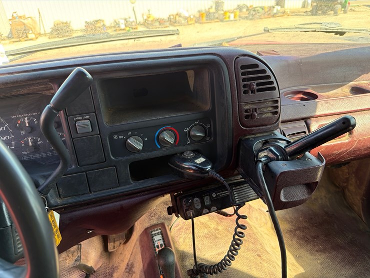 1995-gmc-3500-image-14