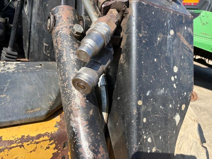 new-holland-lx865-image-7