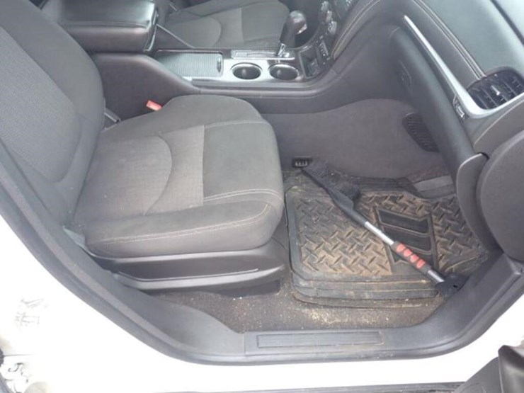 2015-chevrolet-traverse-image-40