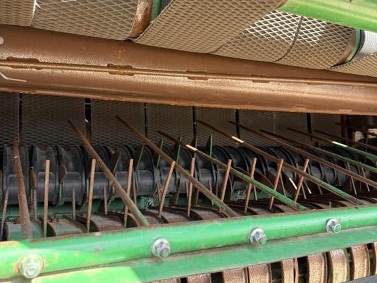 2013-john-deere-569-image-13