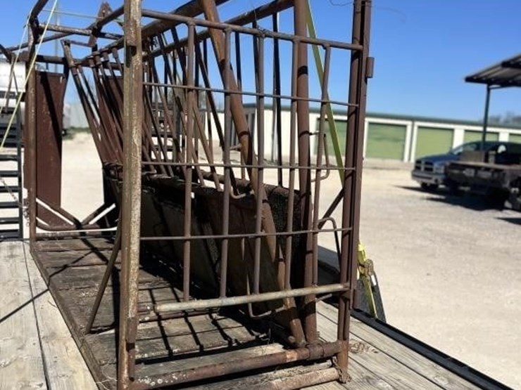 l1---squeeze-chute-image-4