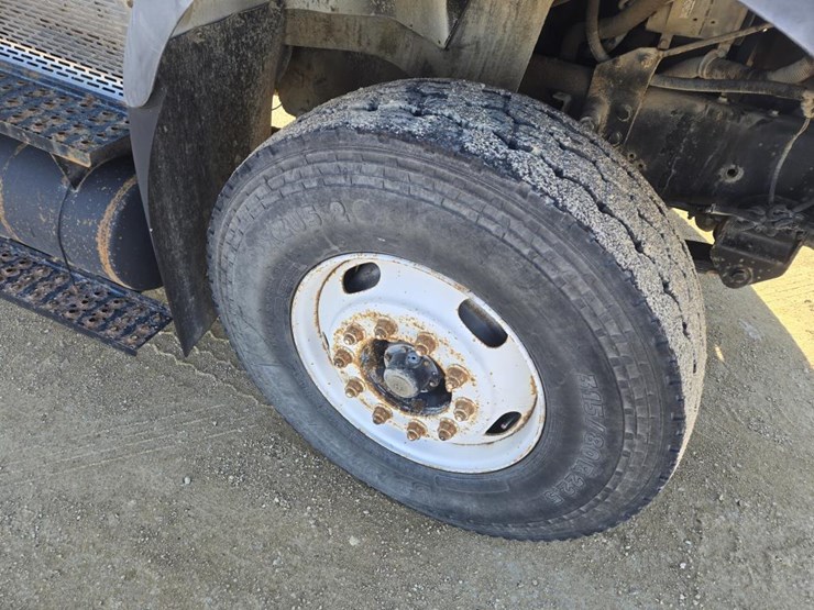 2007-international-7600-image-4