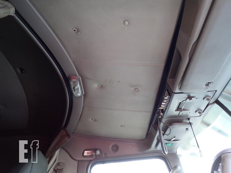 2006-kenworth-w900l-image-11