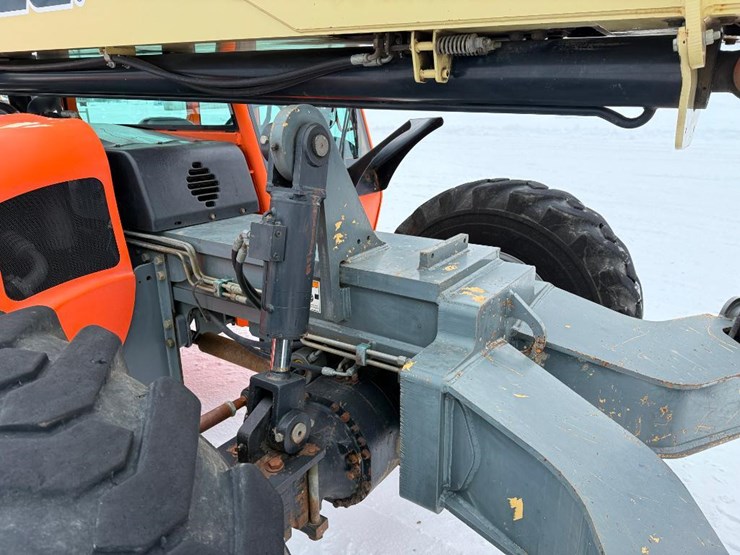 2008-jlg-g10-55a-image-17
