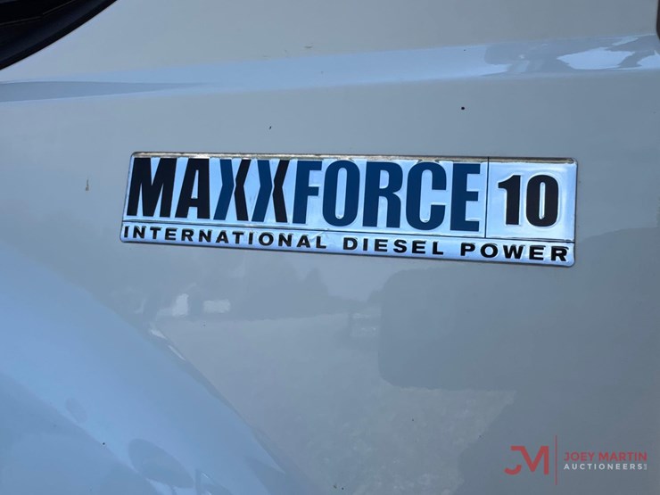 2011-international-7400-image-28