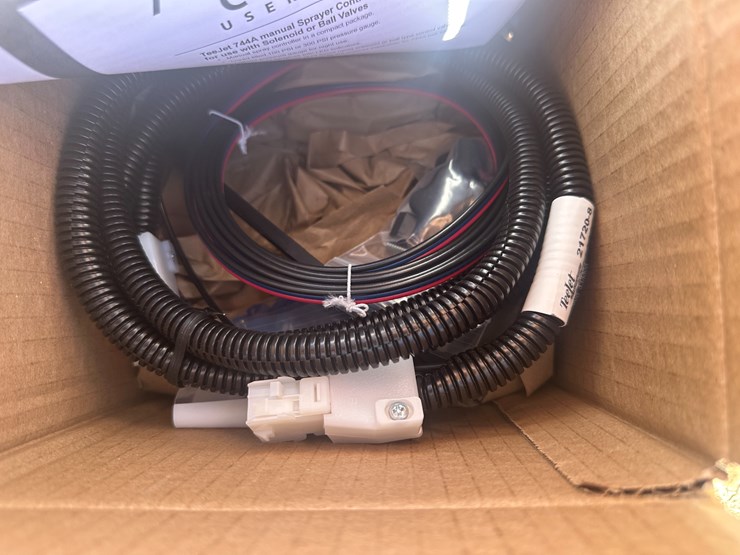 #32796-•-**unused-bowman-agmate-41'-300-gallon-3pt-sprayer-image-38