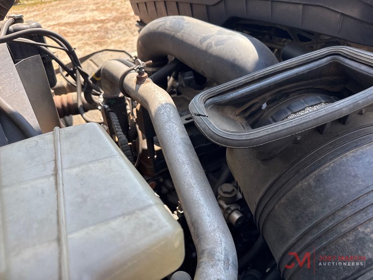 2011-international-7400-image-25