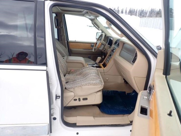 2009-lincoln-navigator-image-33