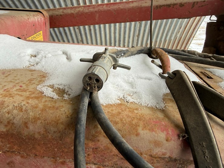 new-holland-278-image-22