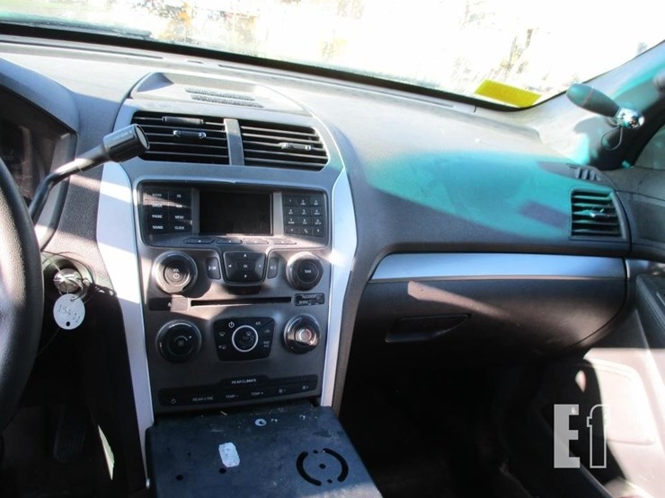 2014-ford-explorer-image-8