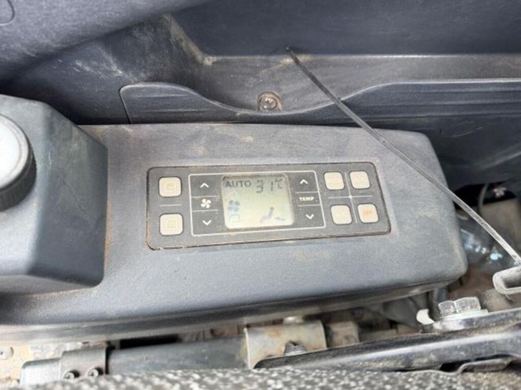 2023-hyundai-hx130a-lcr-image-13