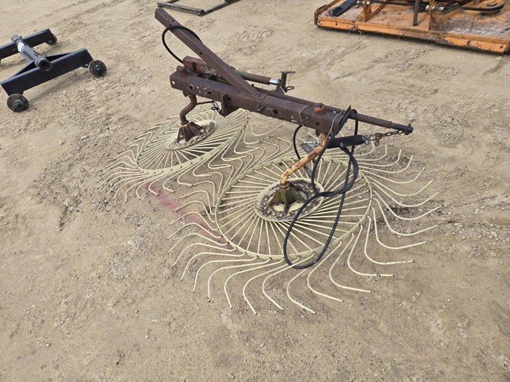 #433-•-windrower-image-3