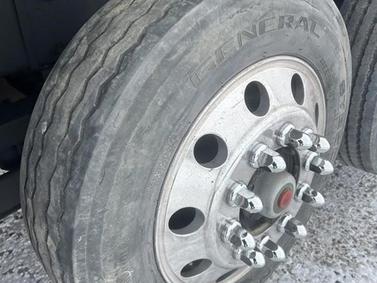 1997-peterbilt-357-image-33