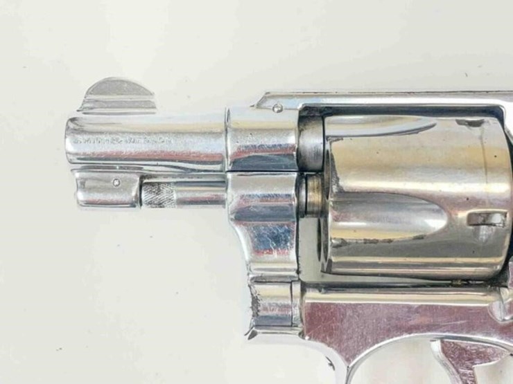 smith-&-wesson-revolver-image-3