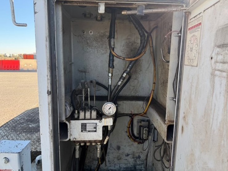 2017-ford-f750-image-5