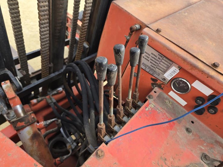 #479-•-moffit-monty-piggy-back-fork-lift-image-15