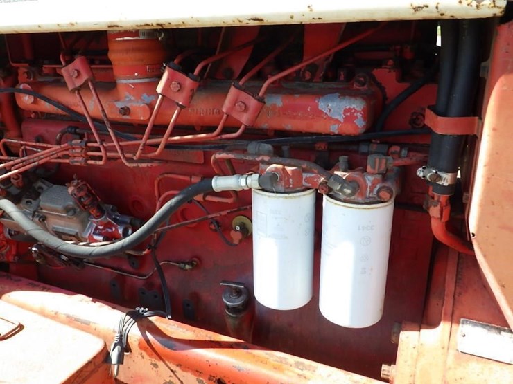 international-f1066-tractor-image-21