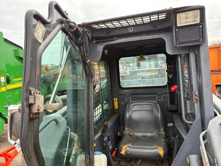 new-holland-ls170-image-12