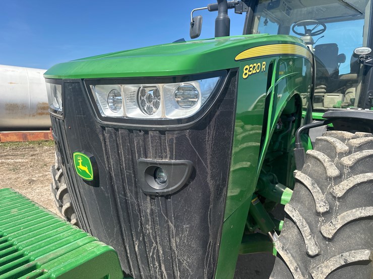 2016-john-deere-8320r-image-2
