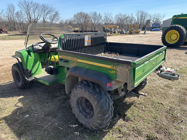 john-deere-gator-tx-image-4