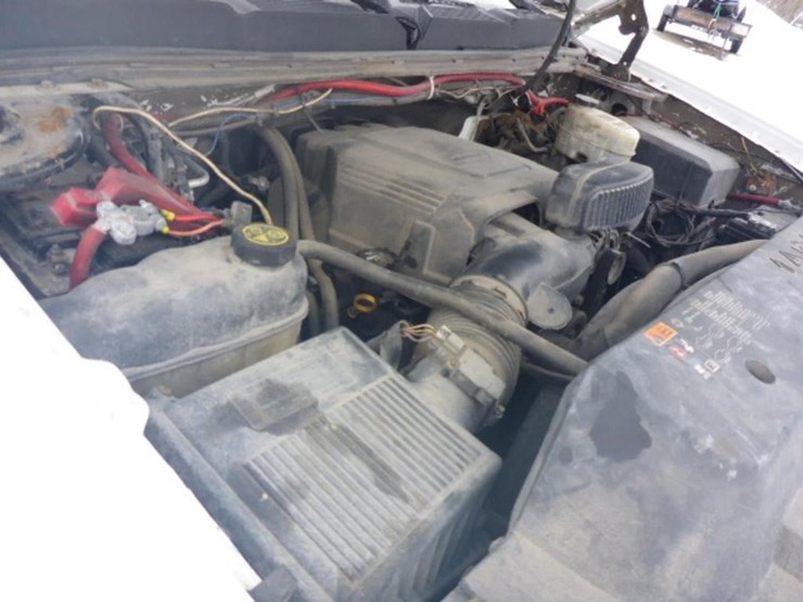 2014-chevrolet-3500-image-21