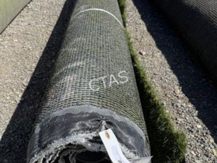 #261-•-15'-roll-of-turf---i-50-image-1