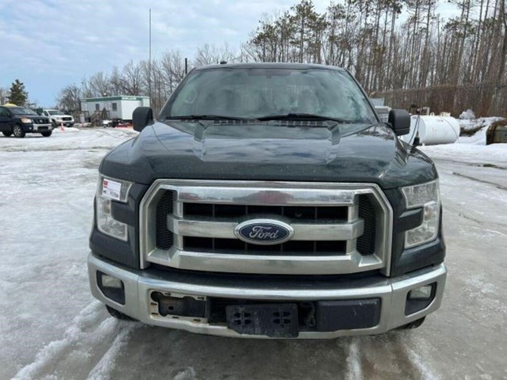 2016-ford-f150-xlt-image-2