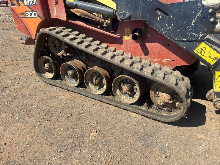 2021-ditch-witch-sk800-image-10