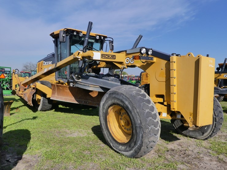 2018-deere-770g-image-1