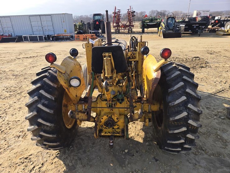 john-deere-300-image-11