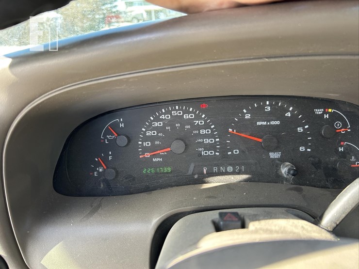 2003-ford-excursion-image-18