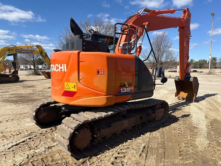 2020-hitachi-zx135us-6-image-5