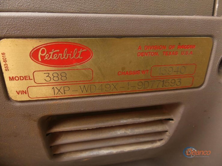 2009-peterbilt-388-image-23