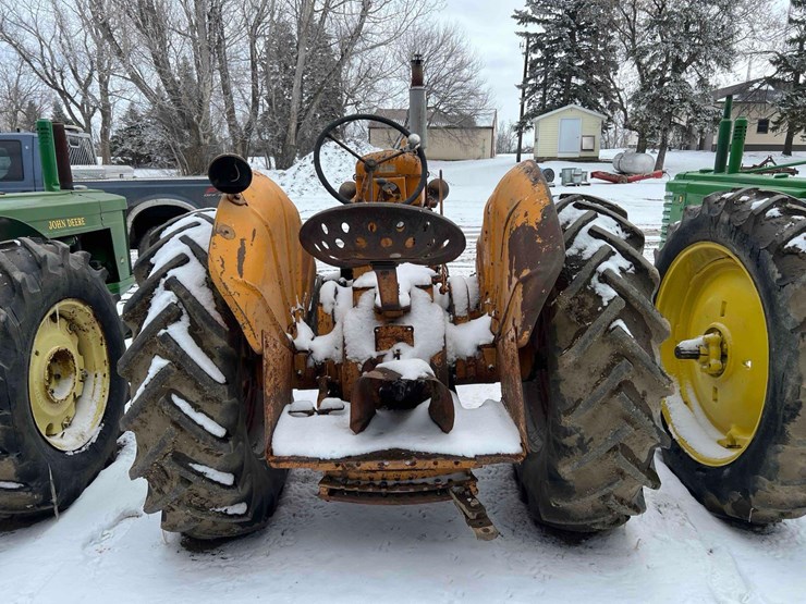 minneapolis-moline-tractor-image-17