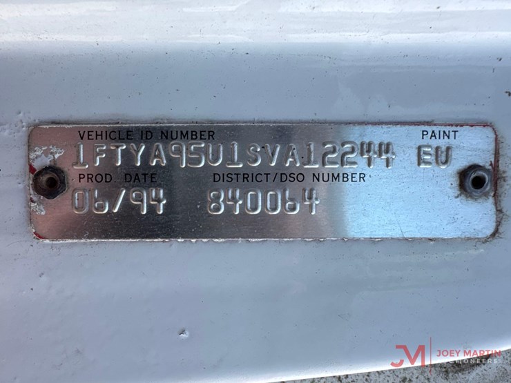 1995-ford-tractor-image-32