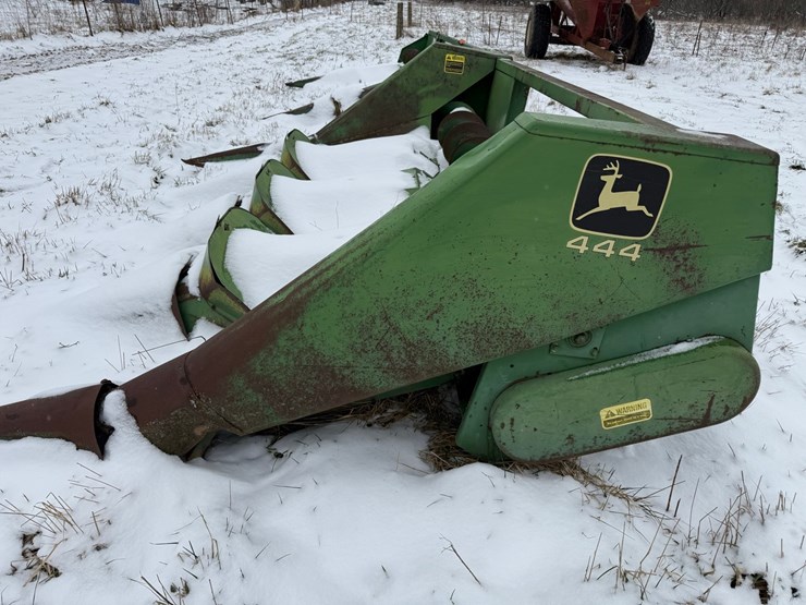 john-deere-444-image-5