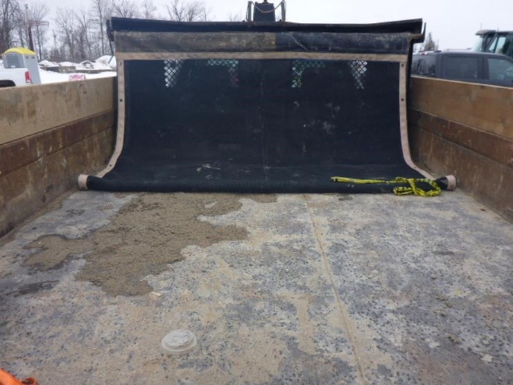 2014-chevrolet-3500-image-30