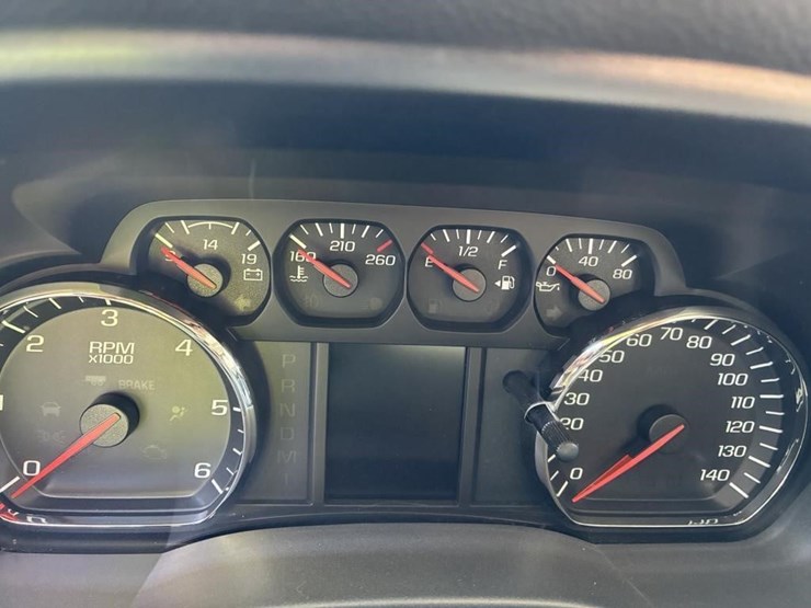 2015-chevrolet-2500-image-14