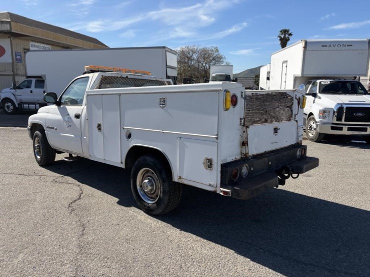 2001-dodge-2500-image-4