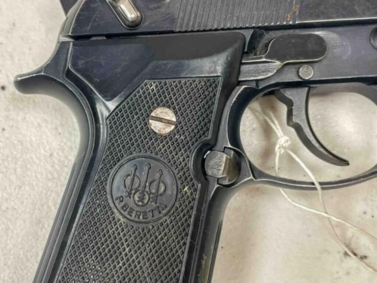 beretta-pistol-image-15