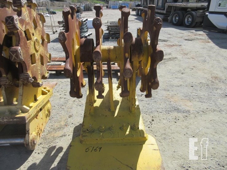 34"-excavator-compaction-wheel-attachment-image-2