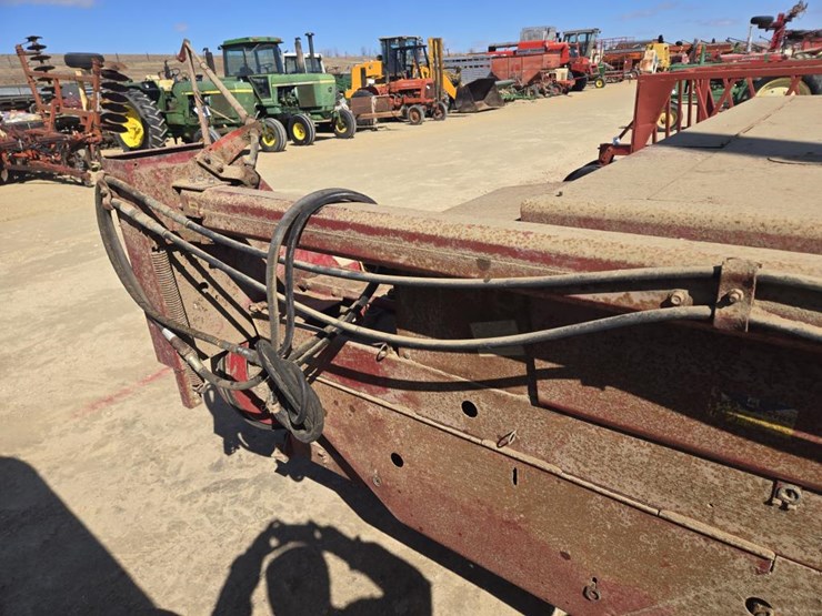 new-holland-315-image-11