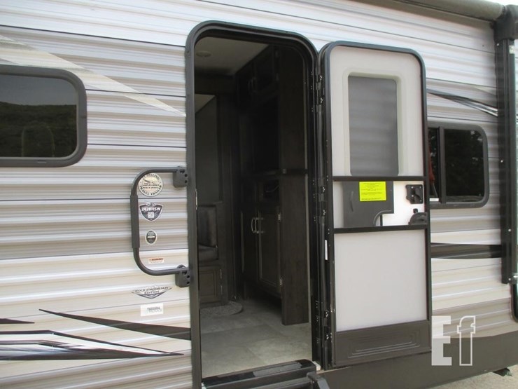 2020-jayco-jay-flight-rocky-mountain-edition-242bhs-image-5