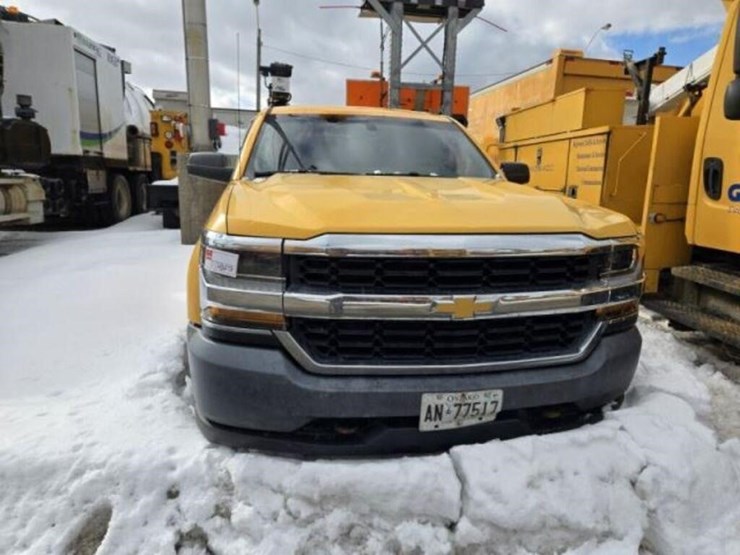 2016-chevrolet-silverado-1500-image-3